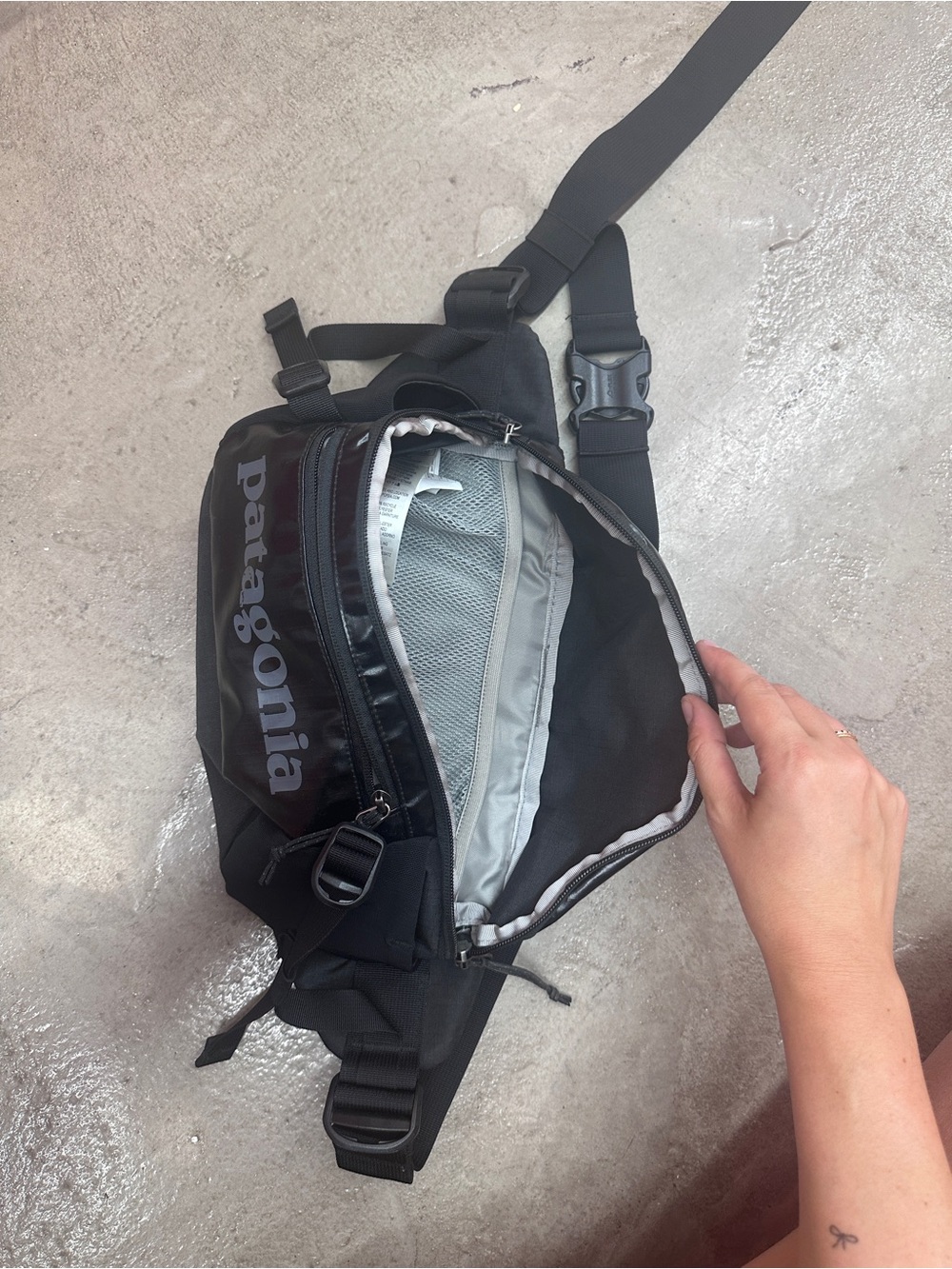 Patagonia Black Belt Pack with Gloss Logo - Picture 5 of 5